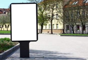 Υπαιθρια διαφημιση στη σητεια